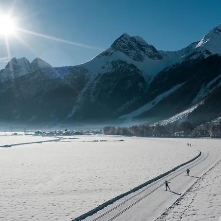 לינה וארוחת בוקר Gaestehaus Kuen לאנגנפלד