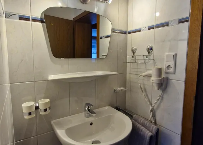 Gaestehaus Kuen לינה וארוחת בוקר